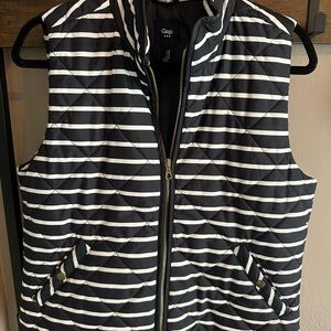 GAP Women's Striped Quilted Vest - Black and White